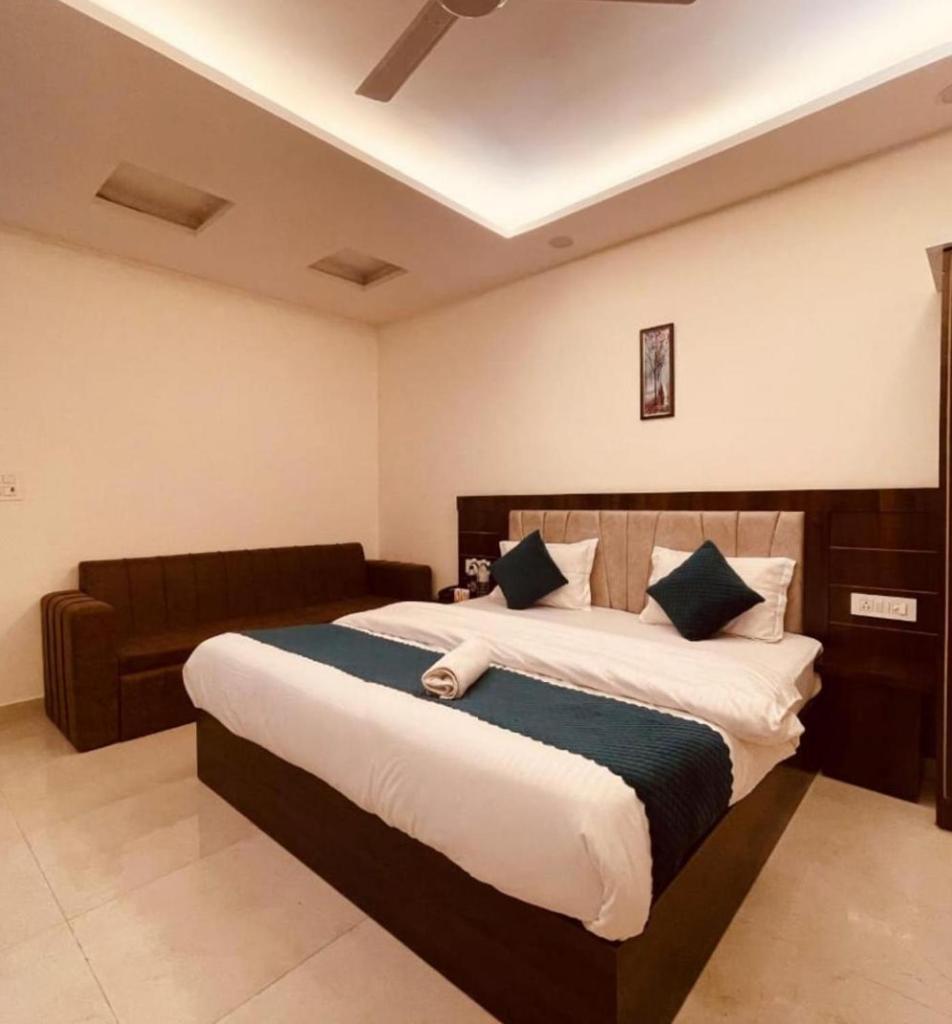 Hotel Rudra Residency Near Railway Station Mathura Exterior foto
